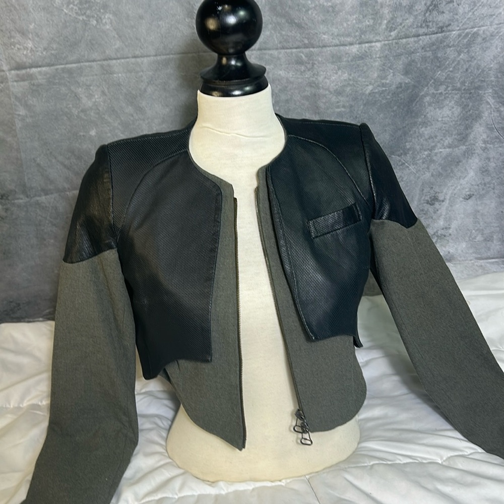Womens Robert Rodriguez cropped blazer jacket. Black and grey. Size XS.